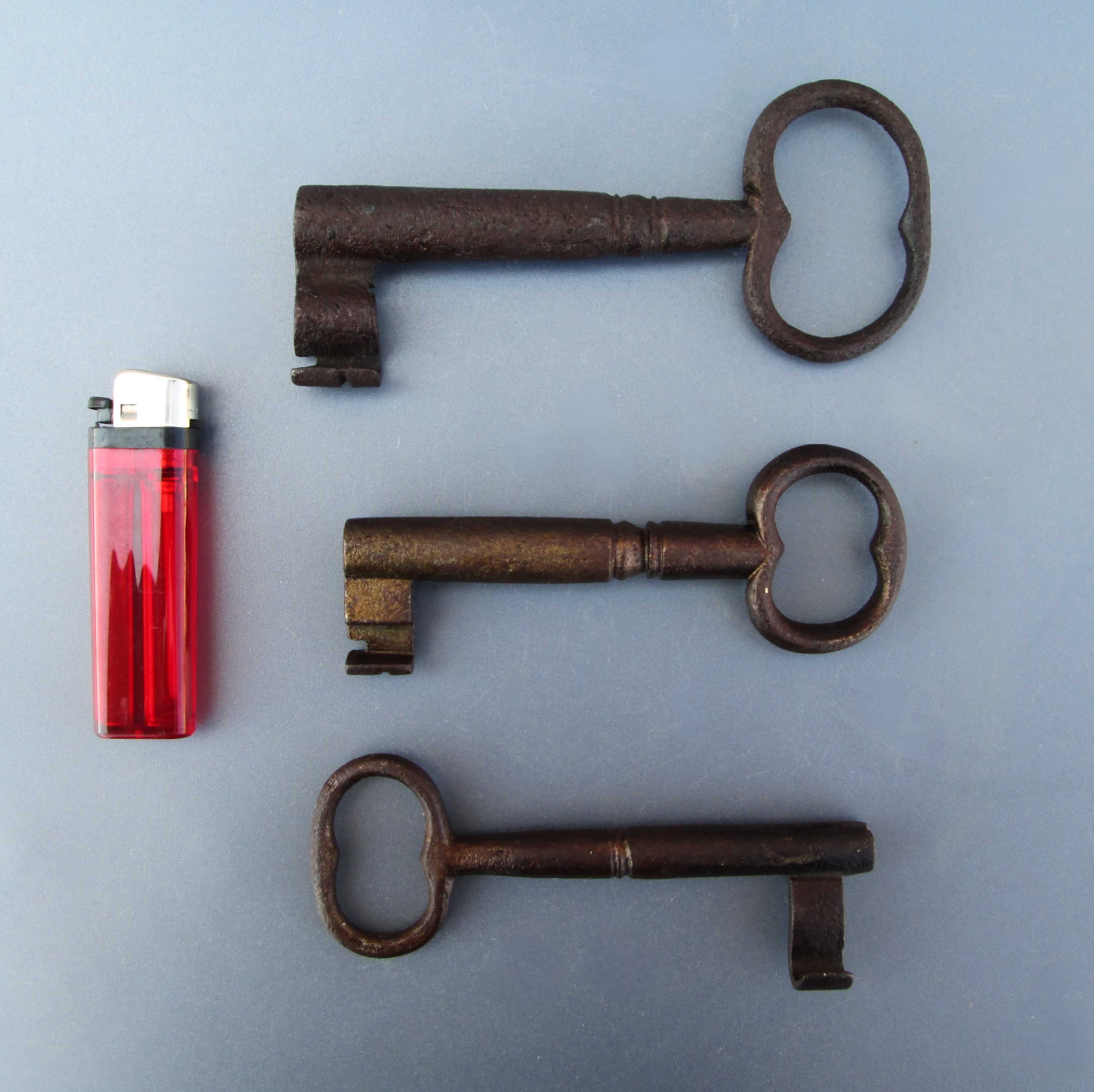 Conjunto de 3 CHAVES DE ADEGA Antigas