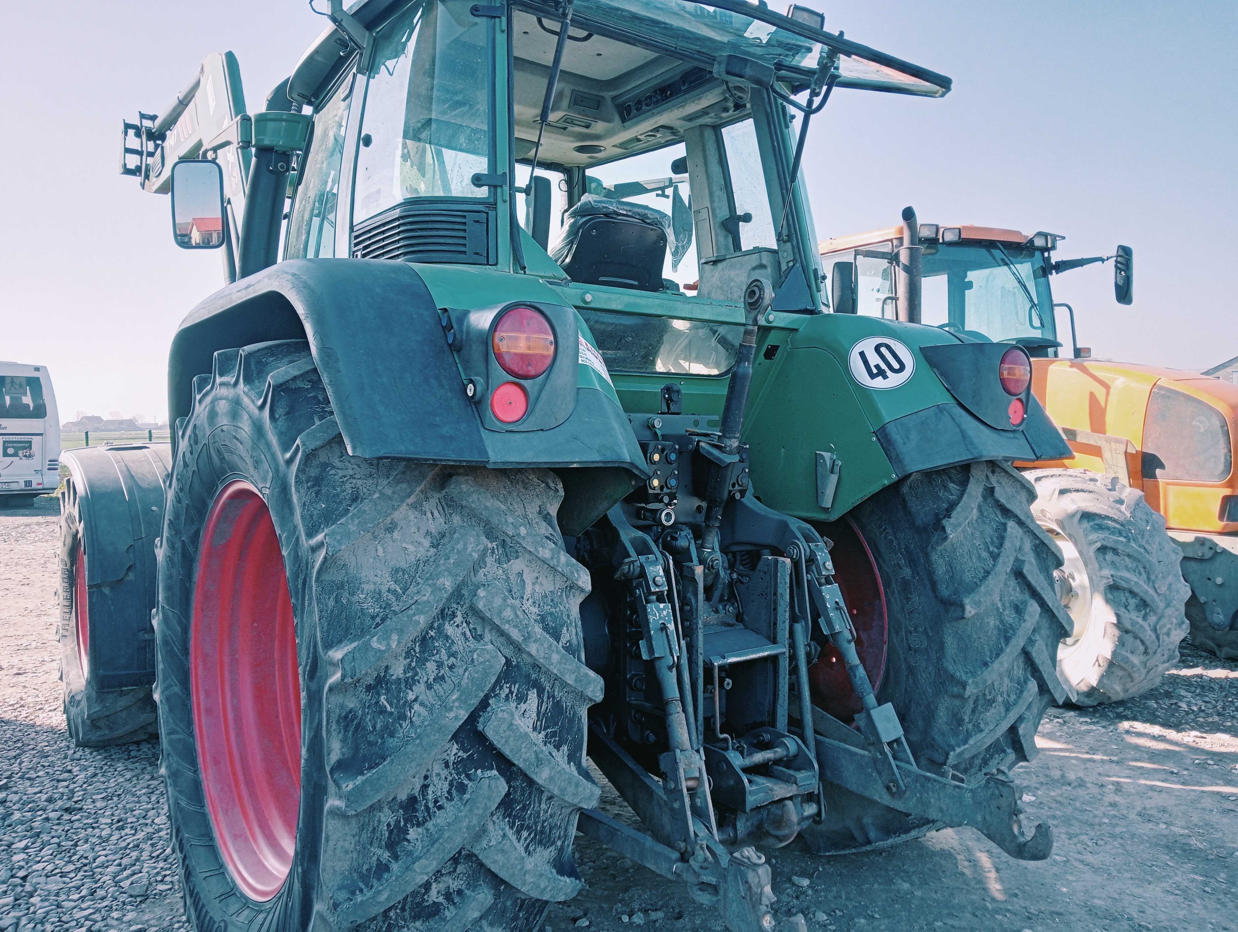 Ciągnik Fendt 711 Vario, 2001 r, 12000 h, z turem mailleux, 140 netto