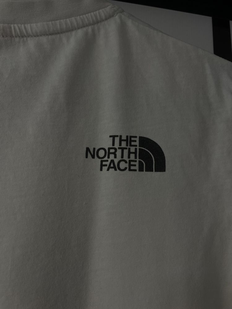 Футболка The North Face