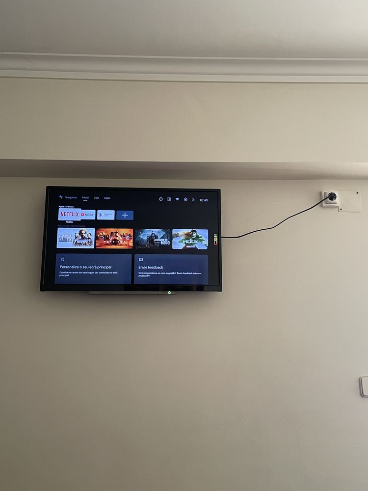Smart TV Toshiba + fixador à parede