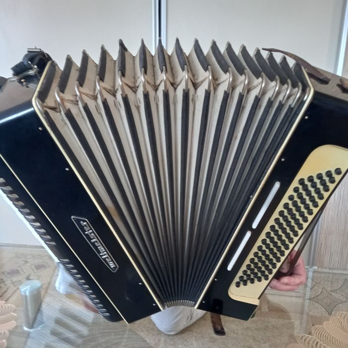 Akordeon Weltmaister 80 basow. 1100 zl