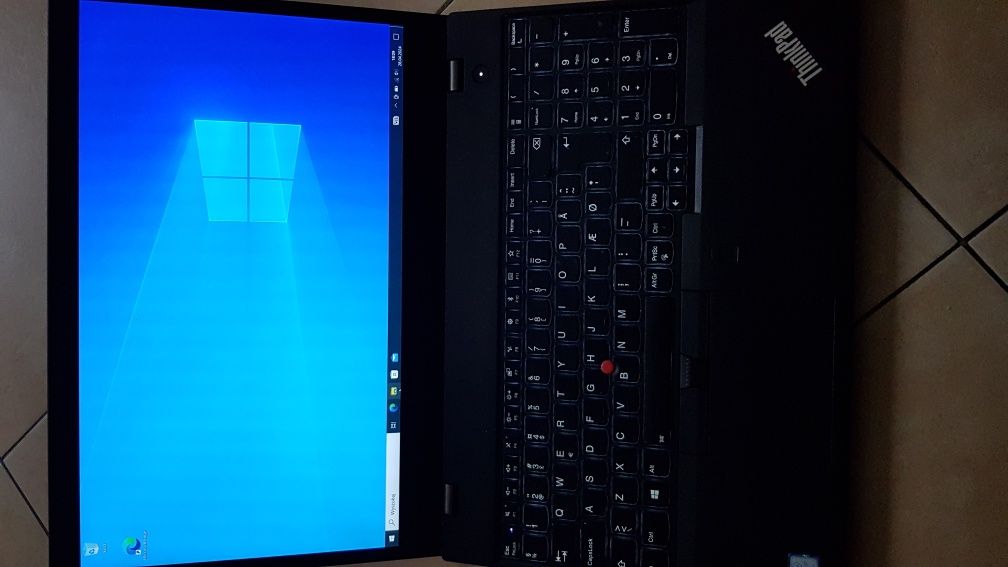 Lenovo ThinkPad T580  15.6 UHD i7 8650u  nvidia mx150 2GB  256gb ssd
