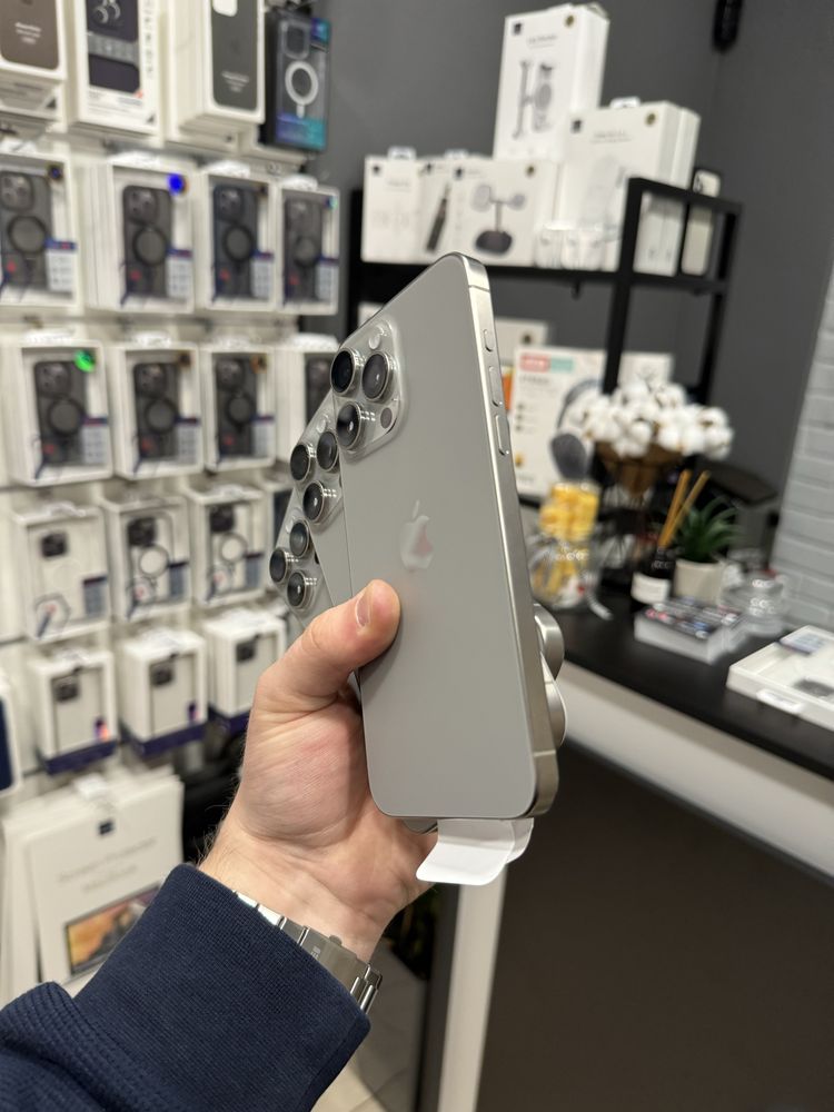 Used iphone 15 pro max 512gb natural, blue, black