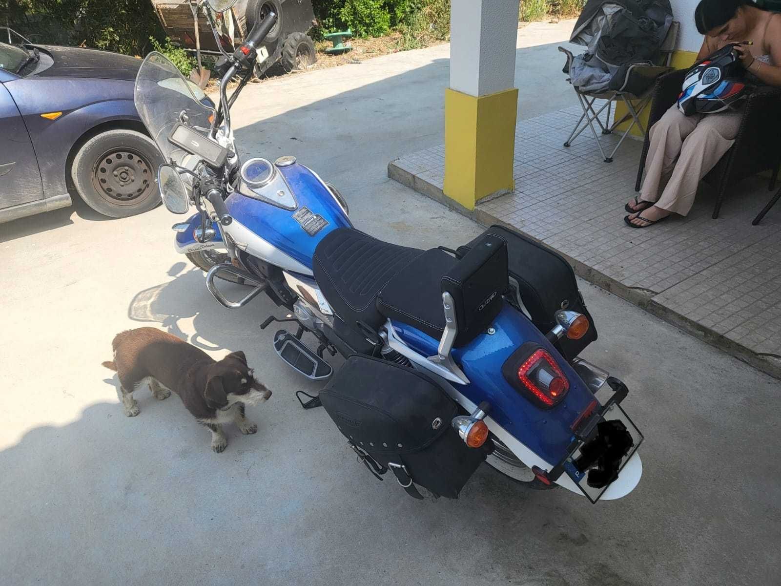 MOTO Renegate de Luxe 125