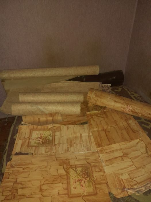 Обои на стену б/у