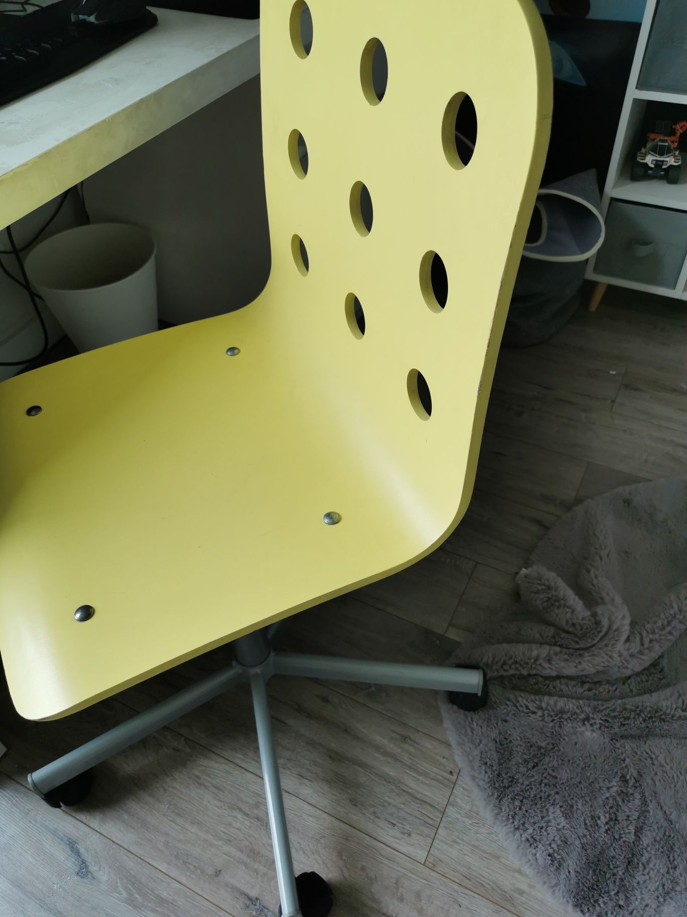 Krzesło obrotowe do pokoju dziecka komputerowe