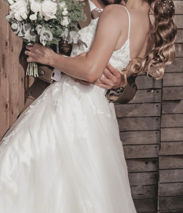 Suknia ślubna biała