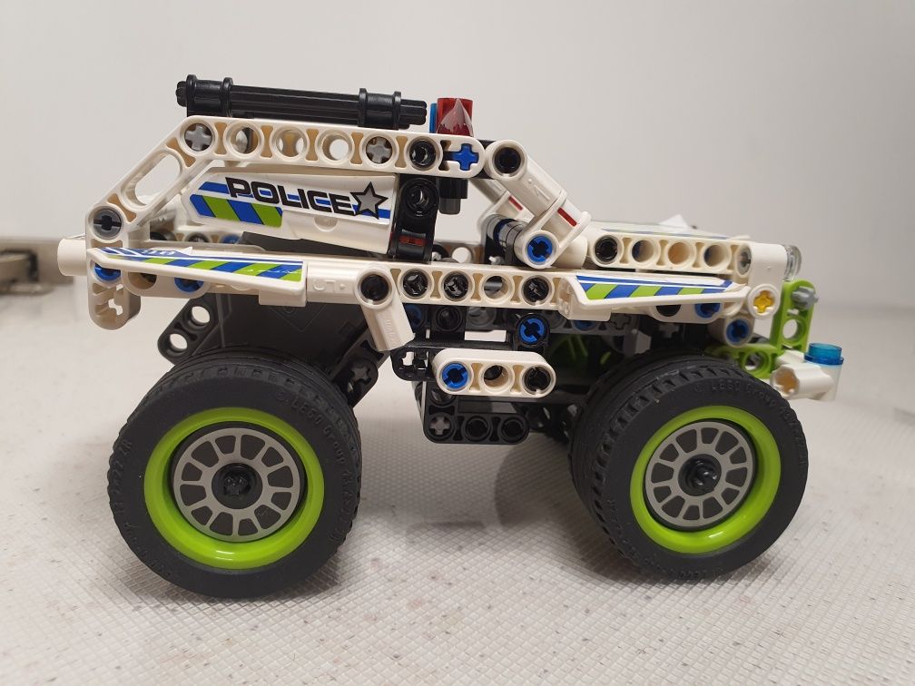 LEGO 42047 Technic Police Interceptor