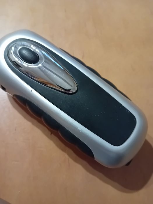 Latarka przenośna z korbą