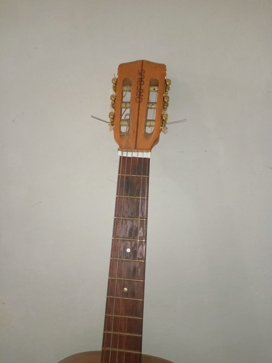 Старая гитара ORFEUS