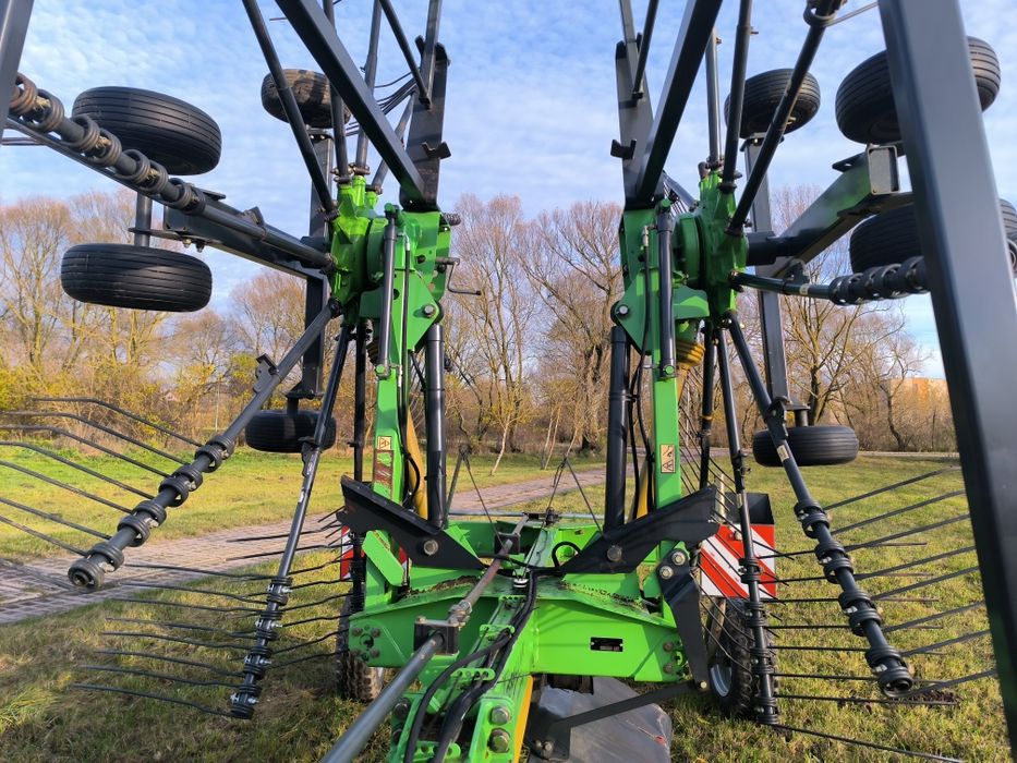 Zgrabiarka karuzelowa Deutz-Fahr swatmaster 7641