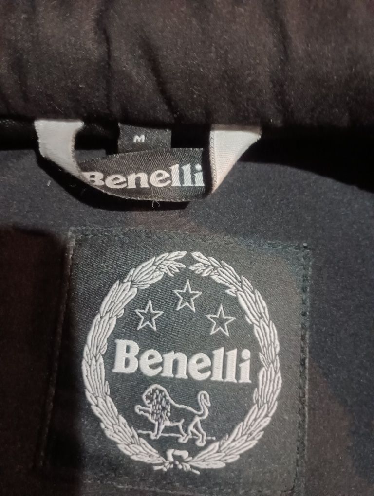 Casaca de mota com proteções da Benelli