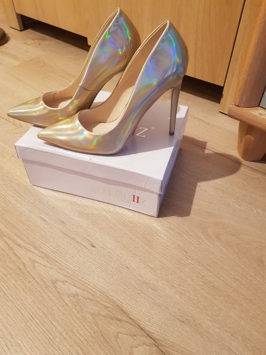 Złote szpilki rozmiar 38