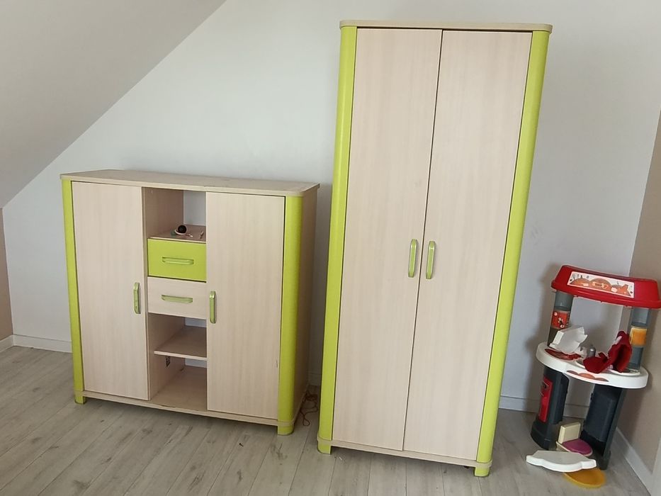 Meble dla dziecka, komody + dodatki, zabawki