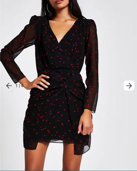 Платье с вырезом на спине