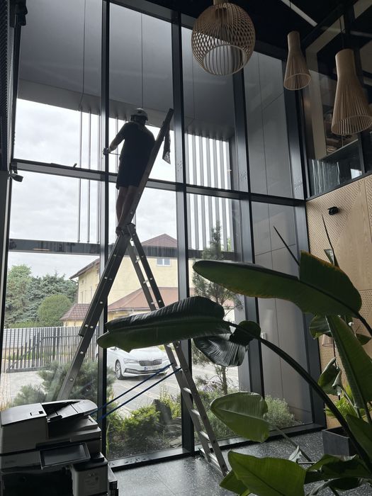 Profesjonalne mycie OKIEN, przeszkleń I fasad, balkonów