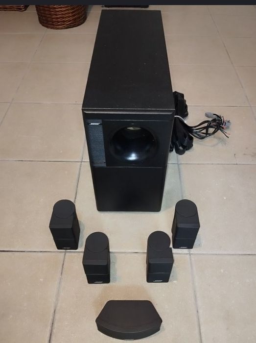 Sistema BOSE Acoustimass 10 com satélites Jewel
