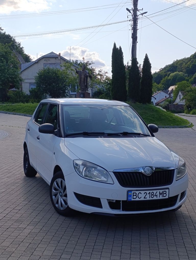 Автомобіль  шкода фабія