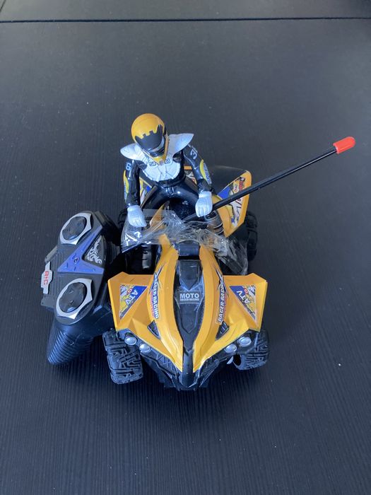 Moto 4 telecomandada