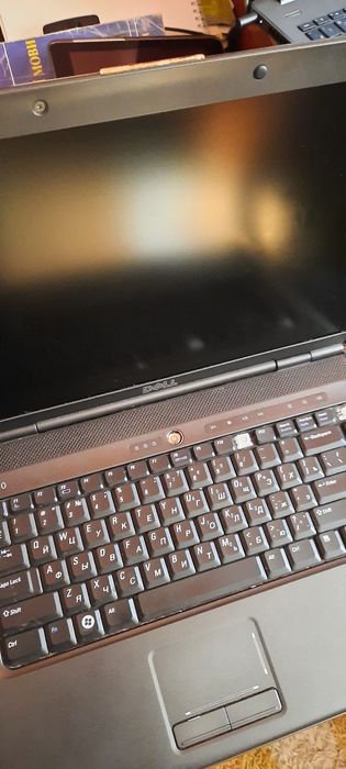 Продам  ноутбук  Dell (нерабочий]