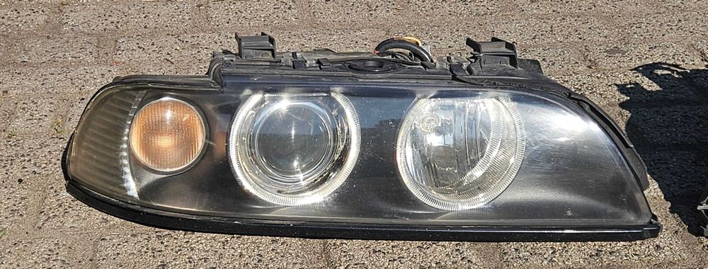 Reflektor prawy+lewy Bmw E39 lift ringi XENON