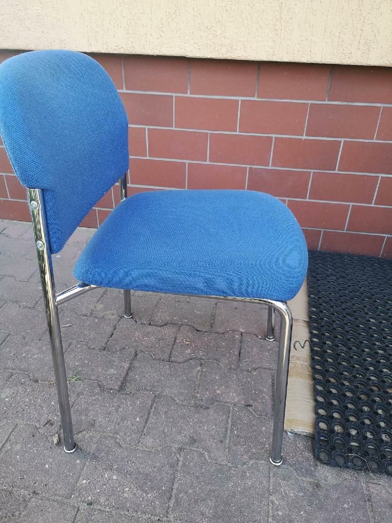 Krzesła metalowe tapicerowane