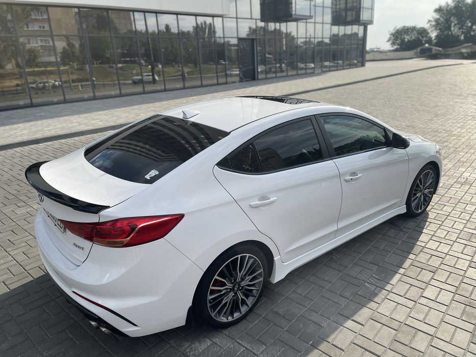 Hyundai Elantra Sport  2018 White 1.6L turbo