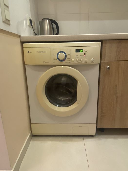 LG стиральная машина продам