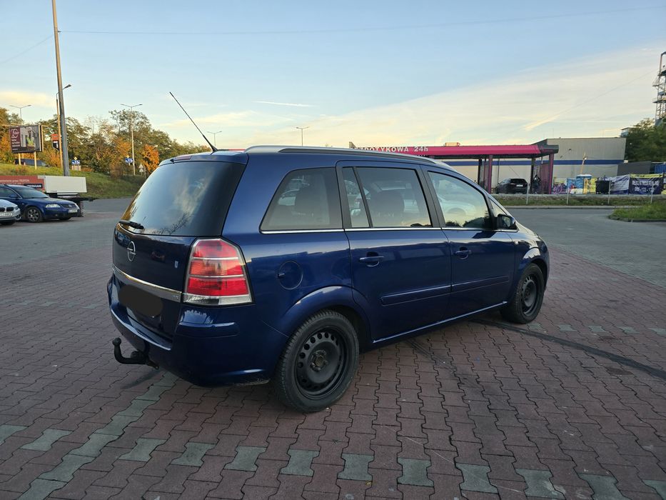 Ładny Opel Zafira 7os 1.8 - długie opłaty, do jazdy