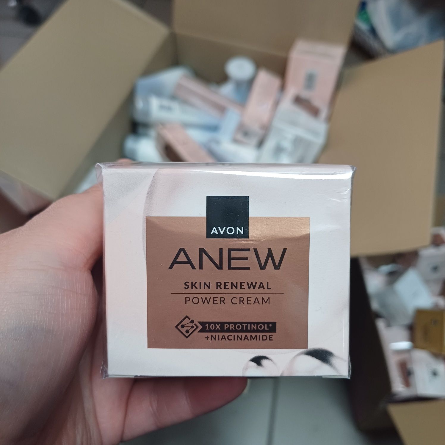 Krem do twarzy i szyi anew skin renewal 10x protinol avon