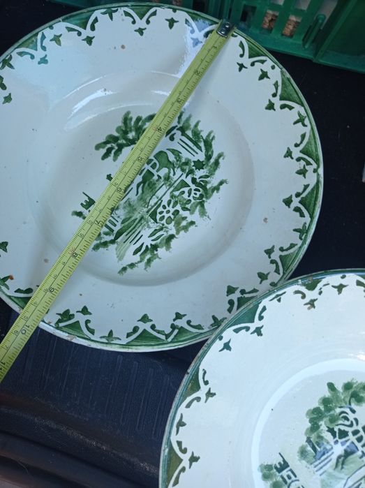 Dois pratos do cavalinho