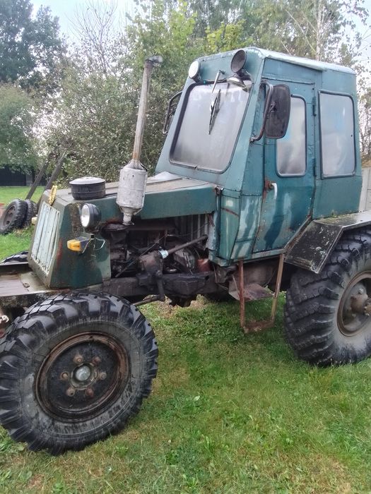 Трактор колісний