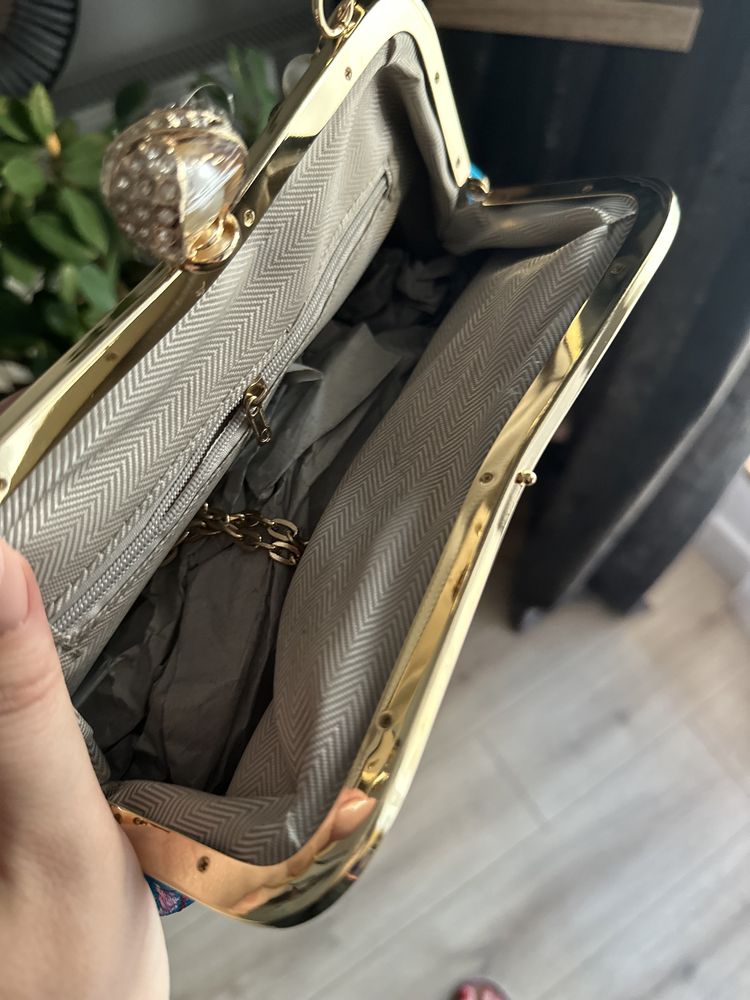 Elegancka torebka w stylu retro