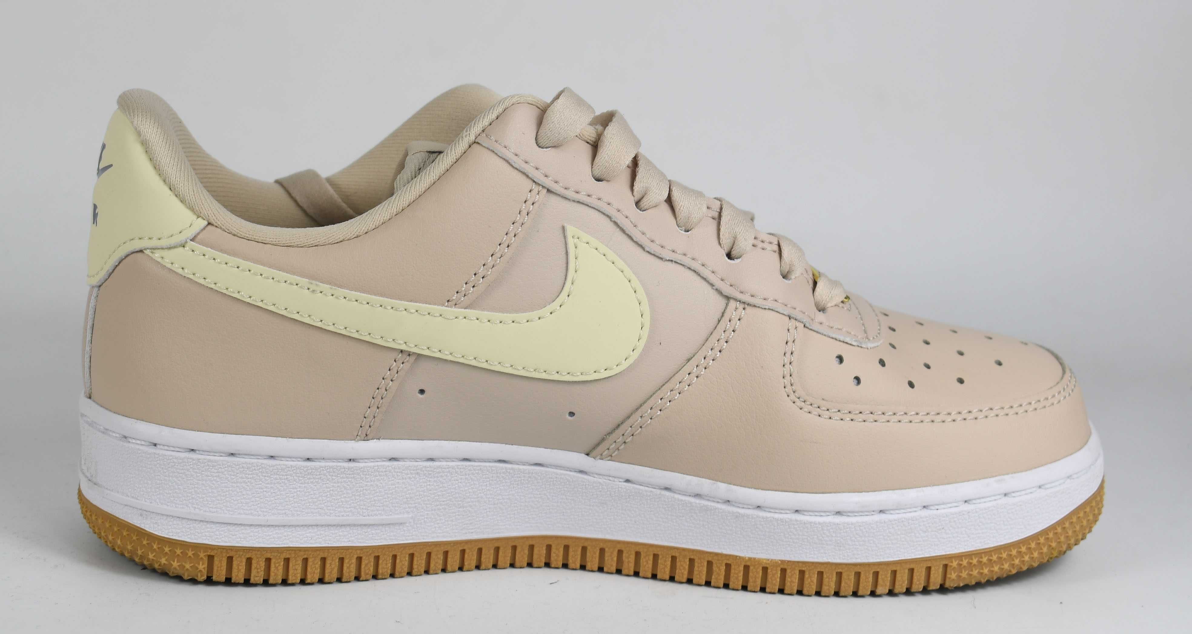 Jak nowe Buty Nike Air Force 1' 07 DD8959 roz. 37,5