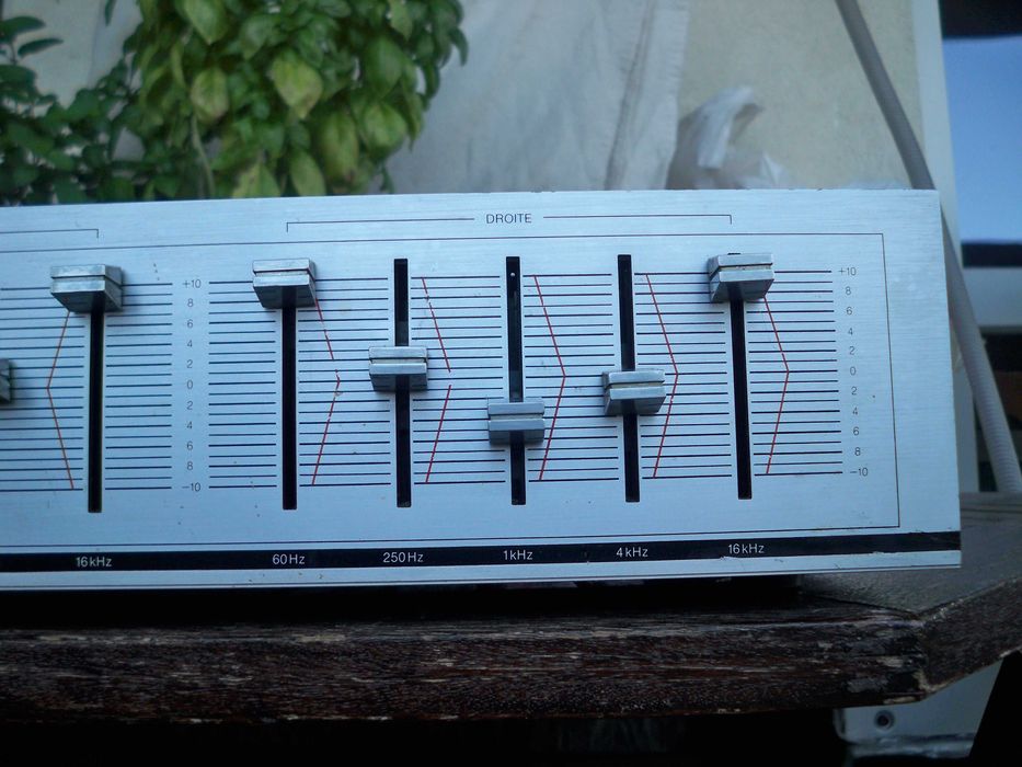 srebrny korektor equalizer Unitra Diora FS032 (poprzednik FS042)