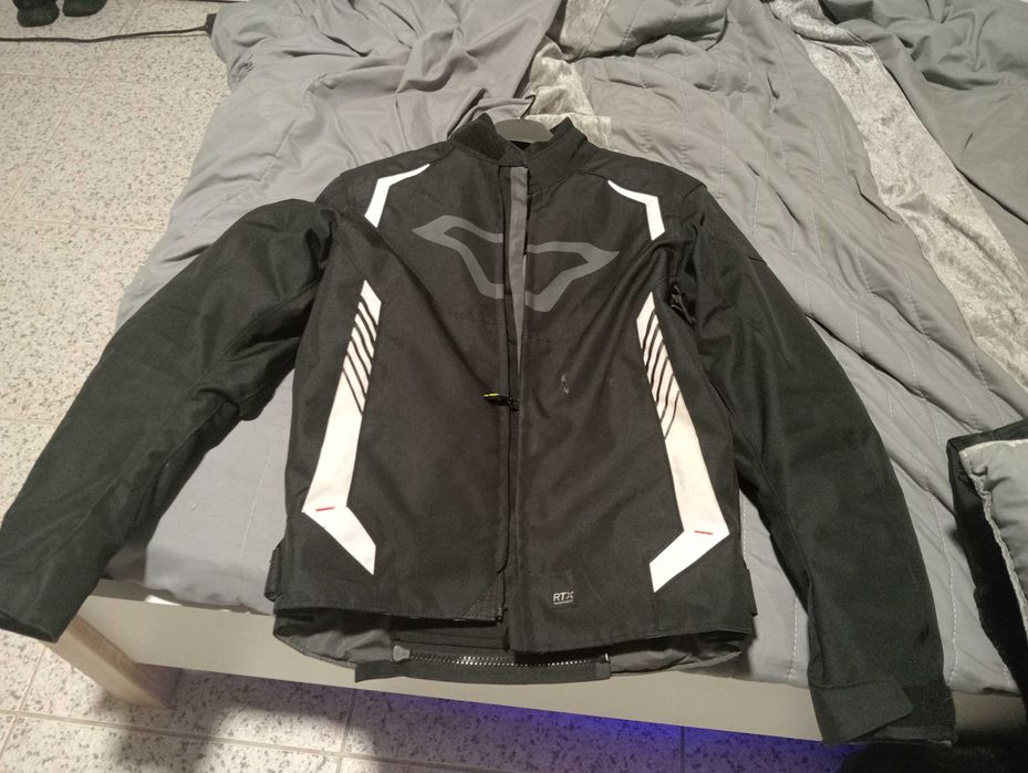 Casacos de mota com proteções