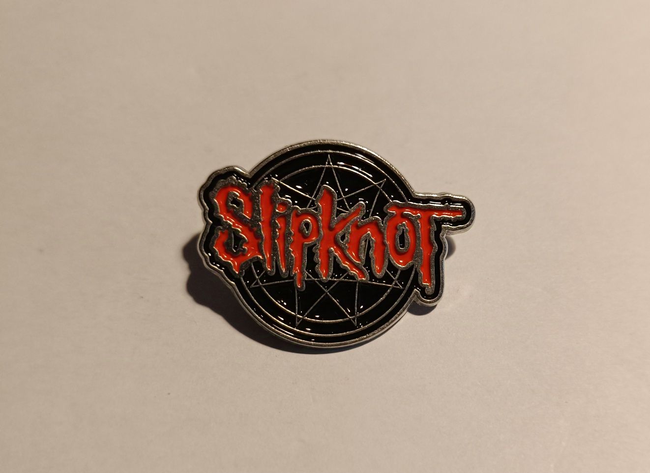 Przypinka - zespołu Slipknot.