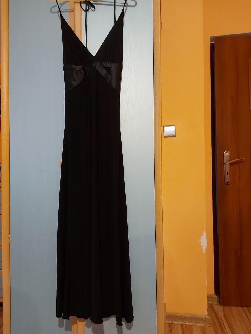 Czarna suknia długa