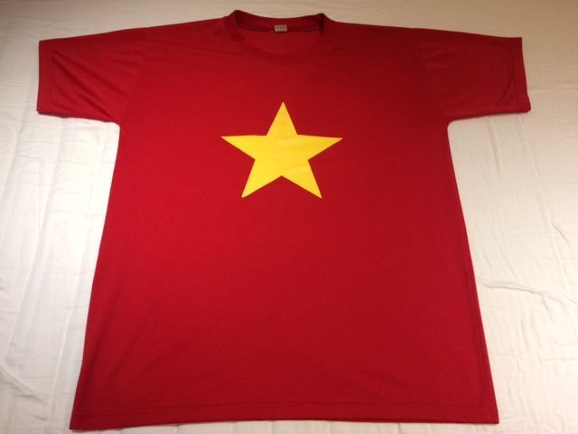 Koszulka z żółtą gwiazdą