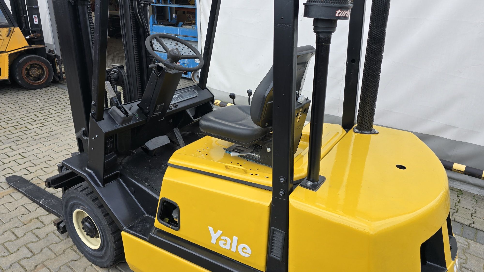 wózek widłowy DIESEL yale GDP25TFE2420 Sprowadzony triplex przesuw