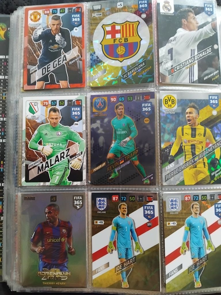 Karty piłkarskie 450 sztuk