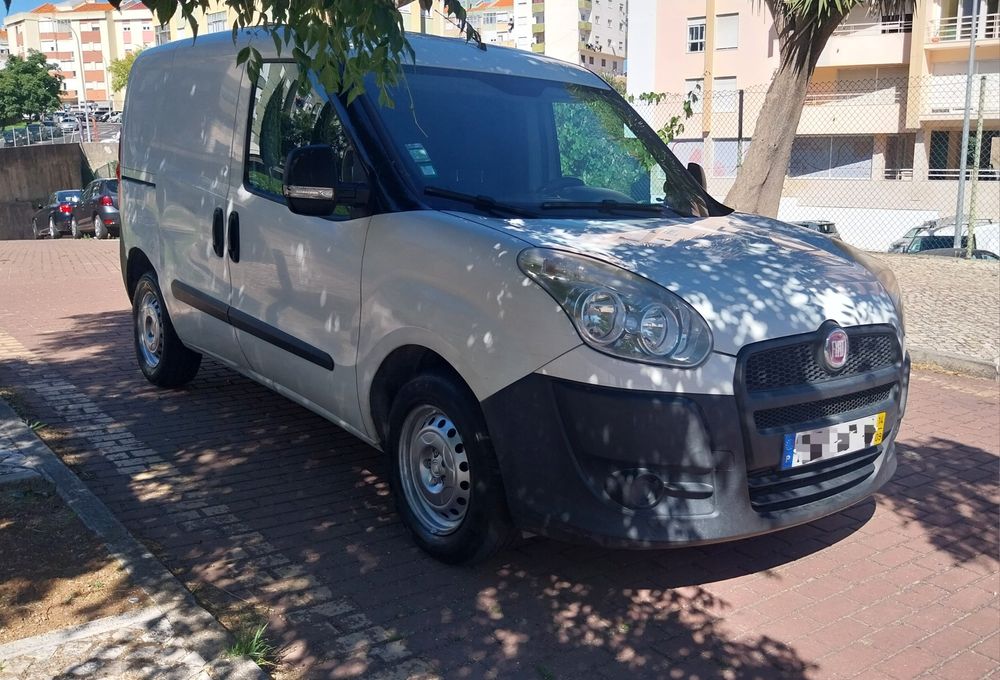 Fiat Doblo Jtd Caixa Fibrada Isotérmica 2014