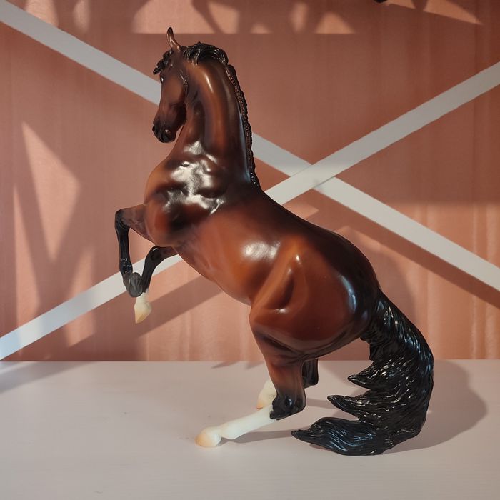 Кінь Breyer Jasper 301160