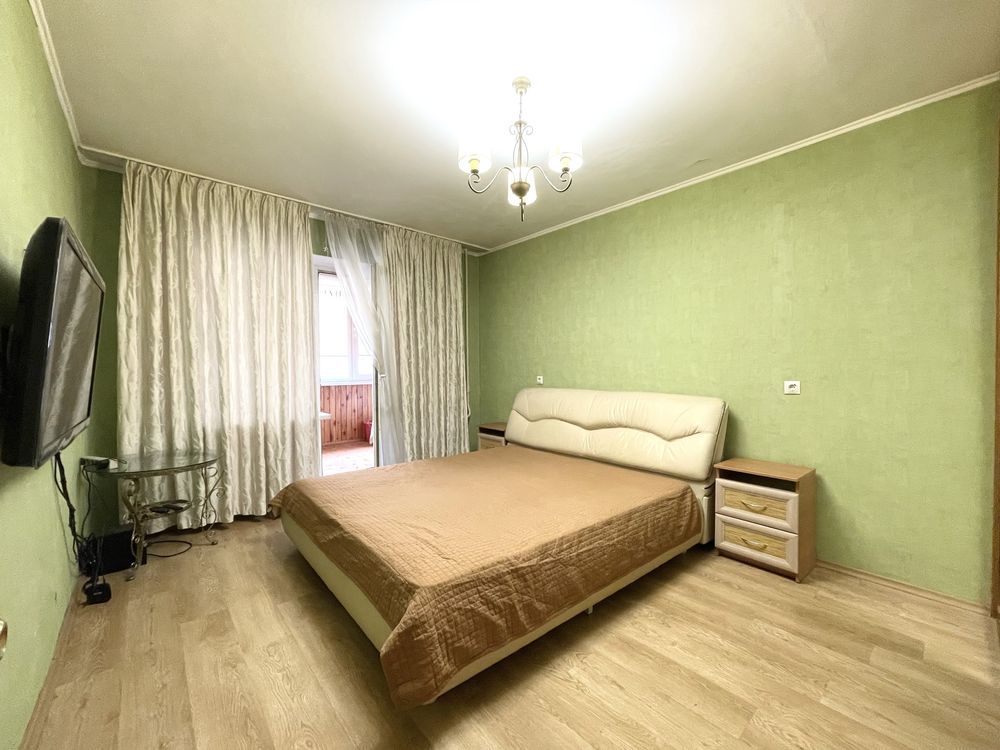 Простора квартира на вул. Драгоманова, 1Г
