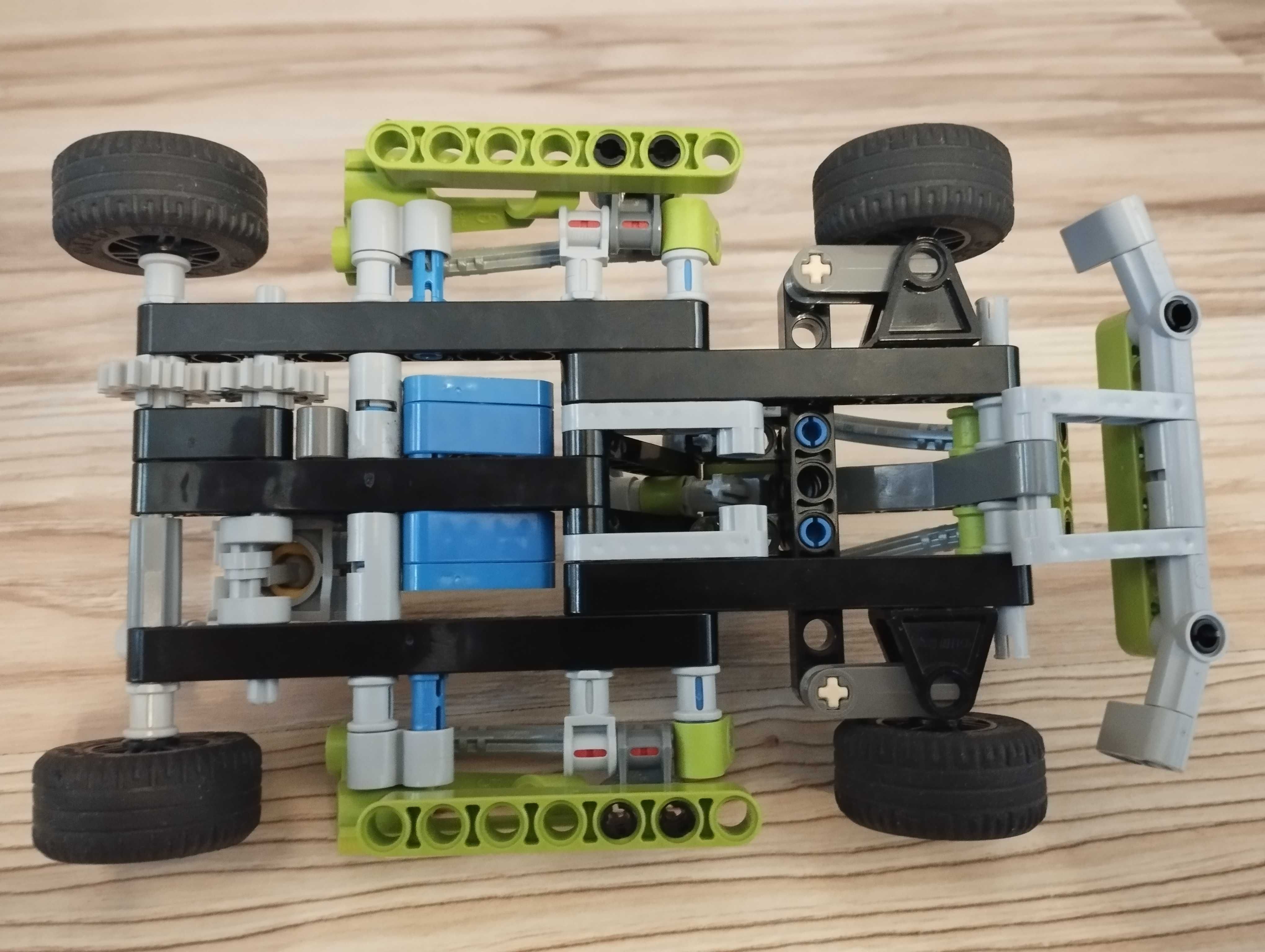 Lego Technic 8256 Gokart Pojazd Auto Wyścigowe Skrętne Koła