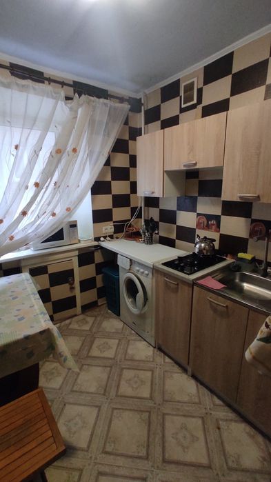 Сдам 1 комнатную квартиру по ул. Козака Бабуры( Жукова) 2 этаж