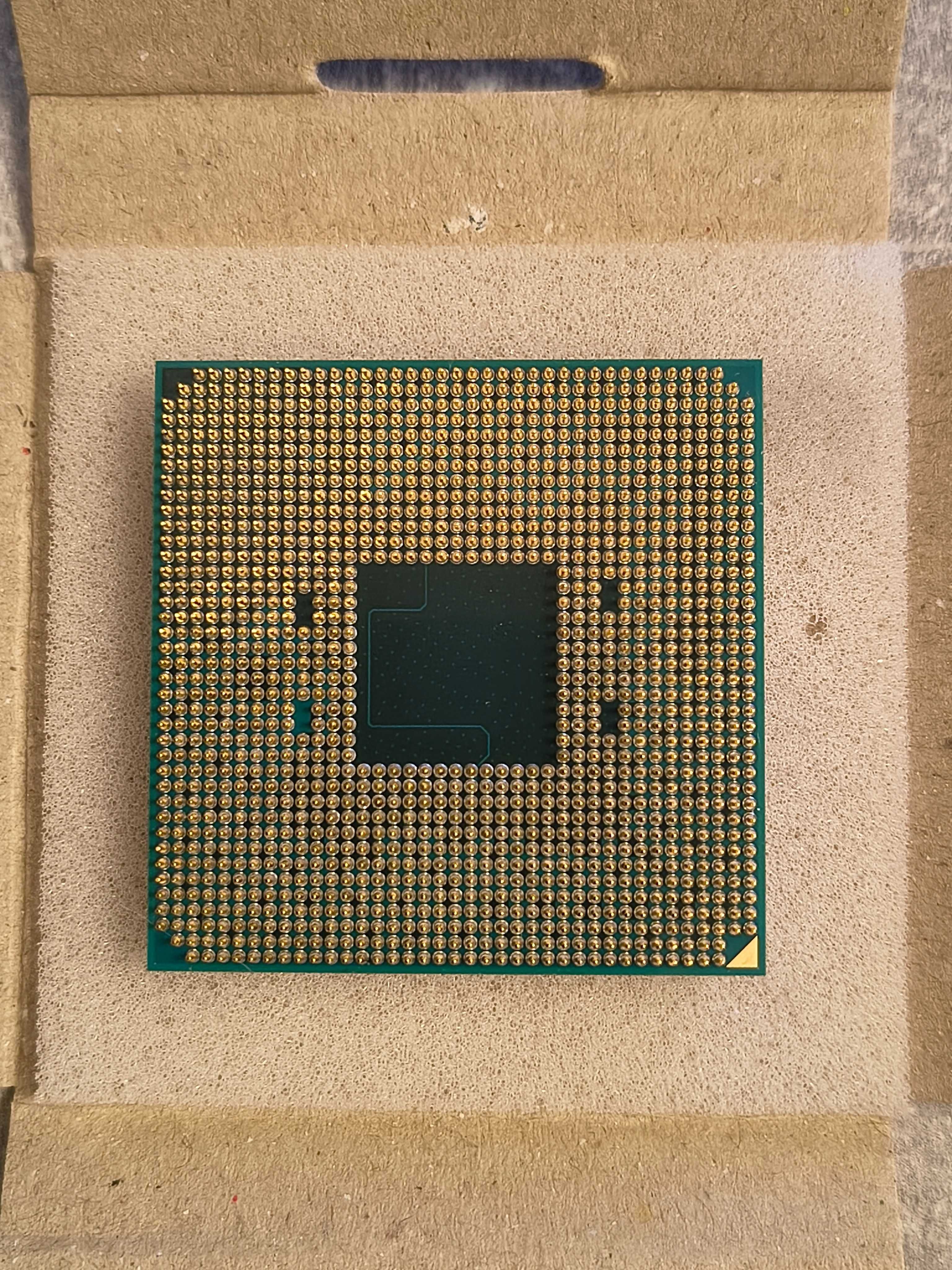 Процесор AMD Ryzen 3 PRO 2200GE 3.6 GHz Radeon Vega 8 Graphics