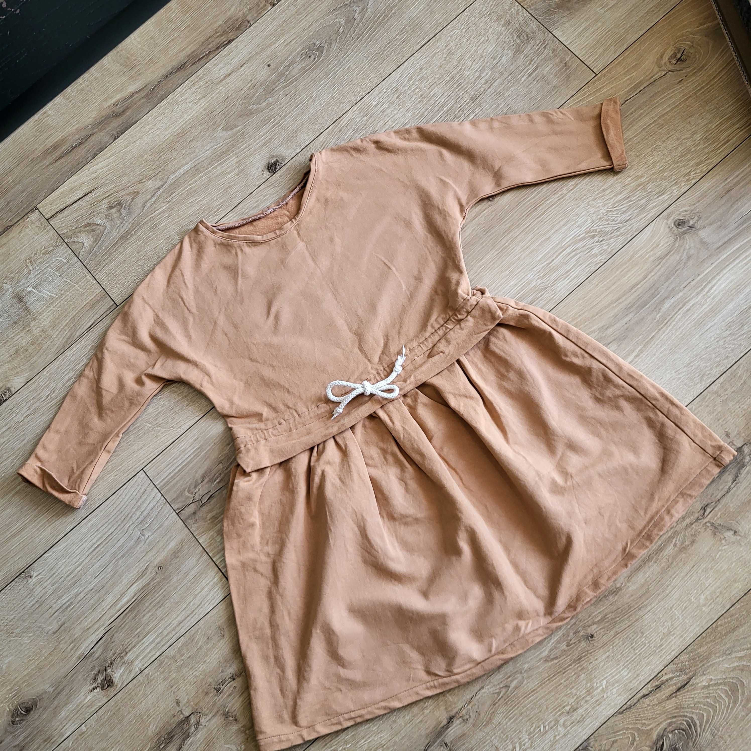 Prześliczna sukienka Kukokids r. 128 musztardowa j.nowa