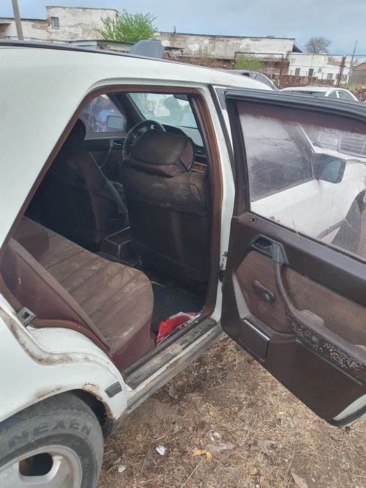 Mercedes W124 E250 1989(90)г om602
