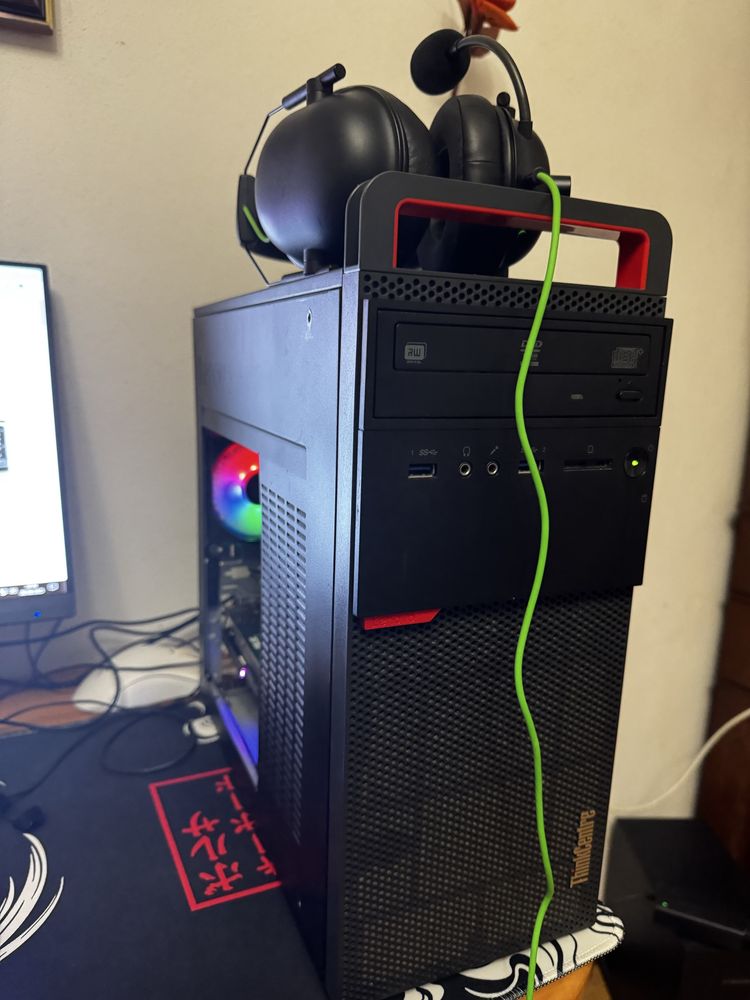 Pc gaming em bom estado.